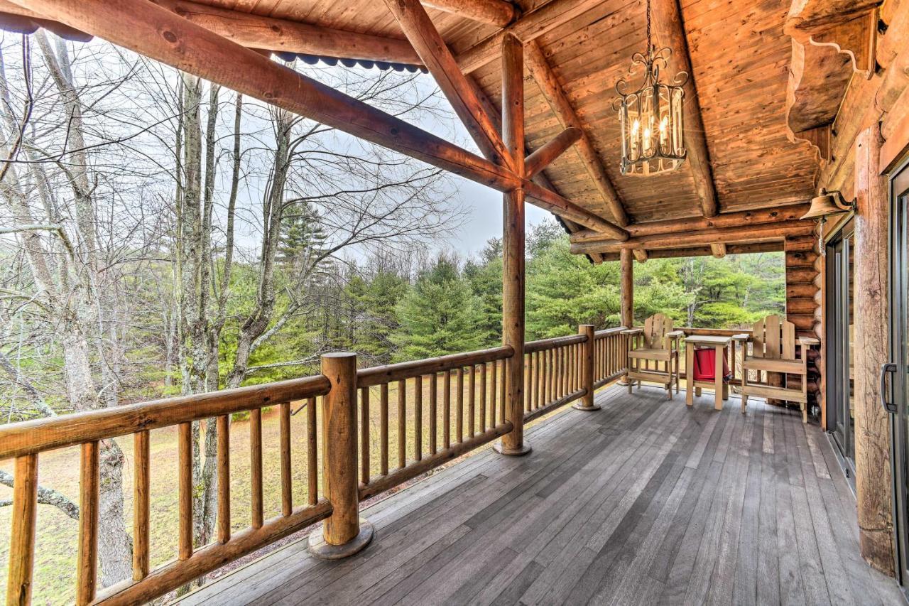 Spacious Cabin With Decks Near Saratoga Springs Middle Grove Exterior foto