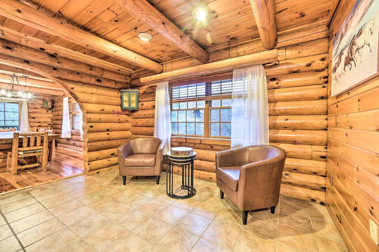 Spacious Cabin With Decks Near Saratoga Springs Middle Grove Exterior foto